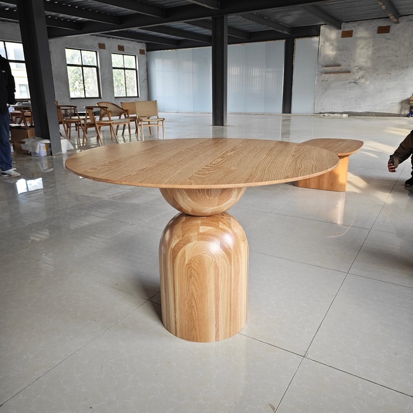 Apa kaluwihan lan kekurangan perabot oak?