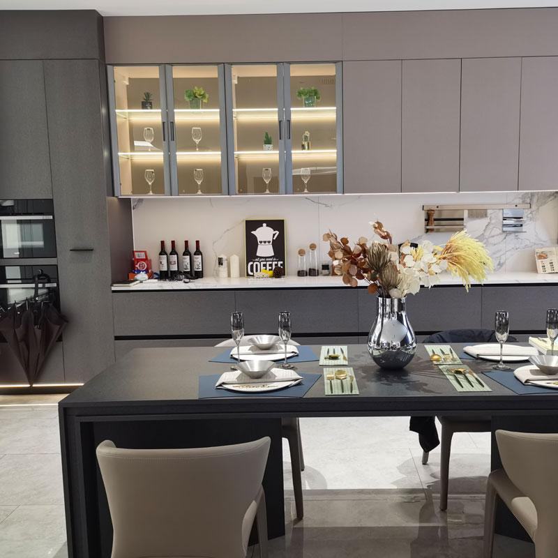 Kepiye Sampeyan Milih Kabinet Kamar Makan sing Sampurna kanggo Ruang Sampeyan